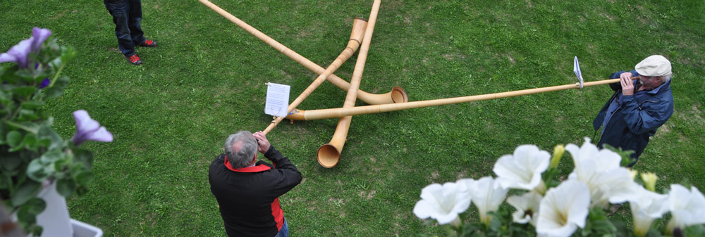 Alphornkurs in Münster 2012 Ständchen in Geschinen